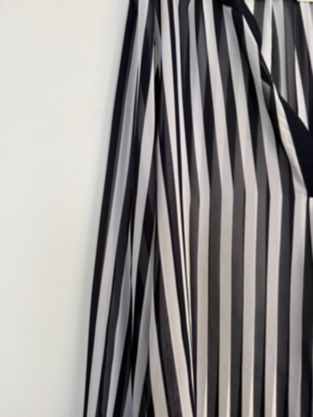 $90 Retail – Joseph Ribkoff Black White Sheer Stripe Blouse Career Chic Top - Picture 3 of 7